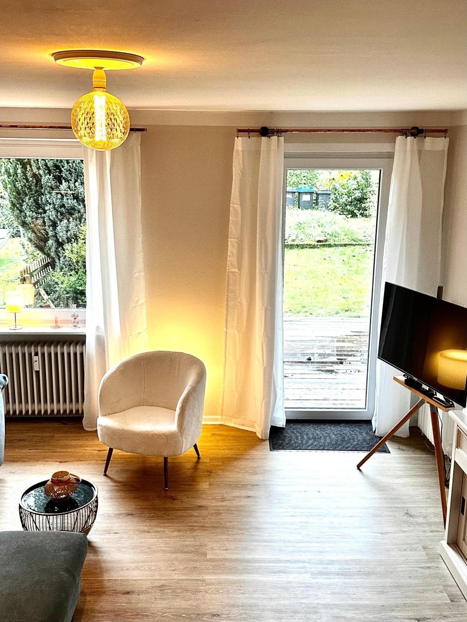 Apartment Gemuetliche In Mit Eigenem Garten *